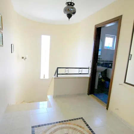 Villa Honeypot
