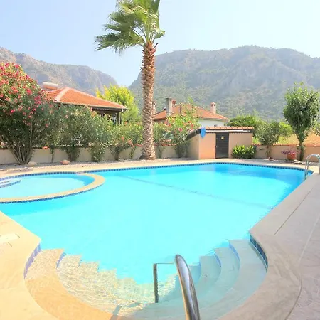 Honeypot Villa *